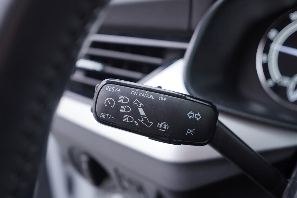 OV190V10443_23.webp_SCALA Ambition 1.0 TSI 81 kW manuál, DPH