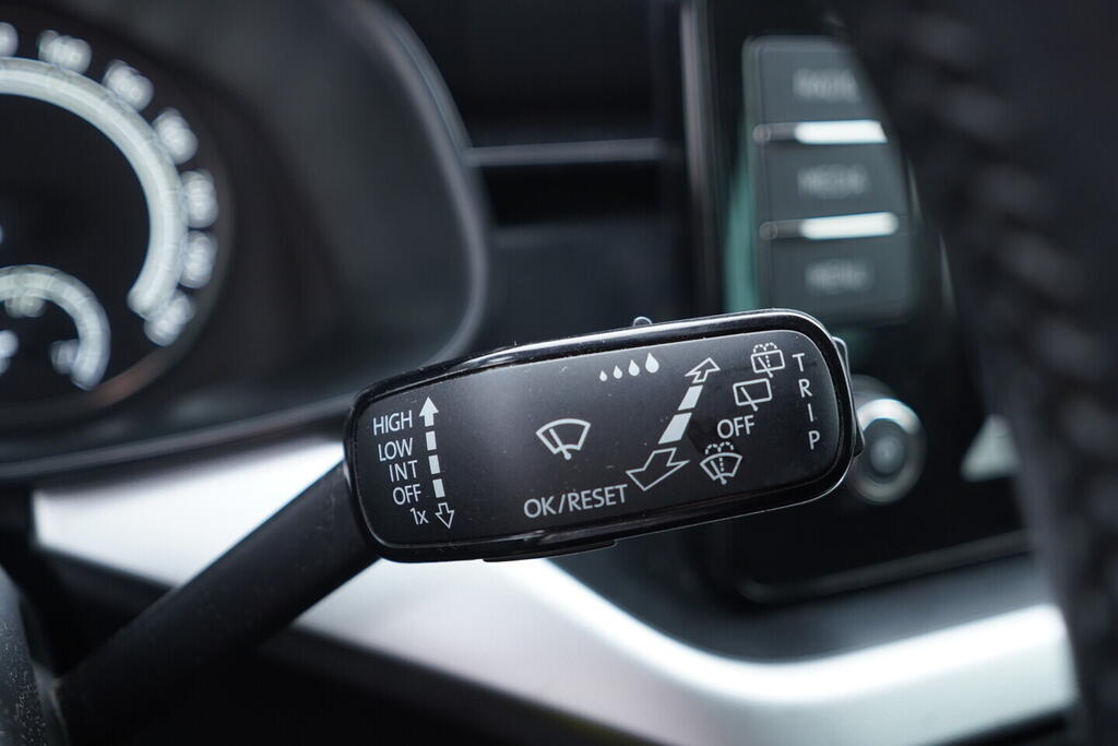 OV190V10443_24.webp_SCALA Ambition 1.0 TSI 81 kW manuál, DPH