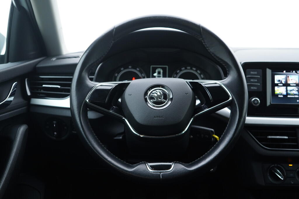 OV190V10443_26.webp_SCALA Ambition 1.0 TSI 81 kW manuál, DPH