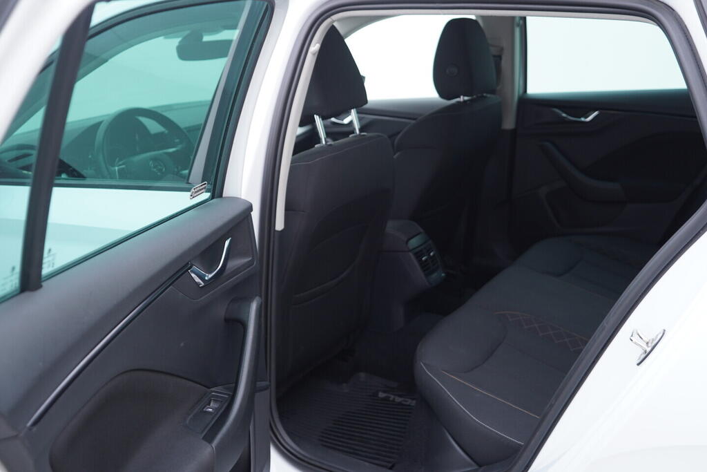 OV190V10443_31.webp_SCALA Ambition 1.0 TSI 81 kW manuál, DPH