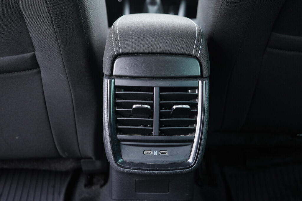 OV190V10443_32.webp_SCALA Ambition 1.0 TSI 81 kW manuál, DPH