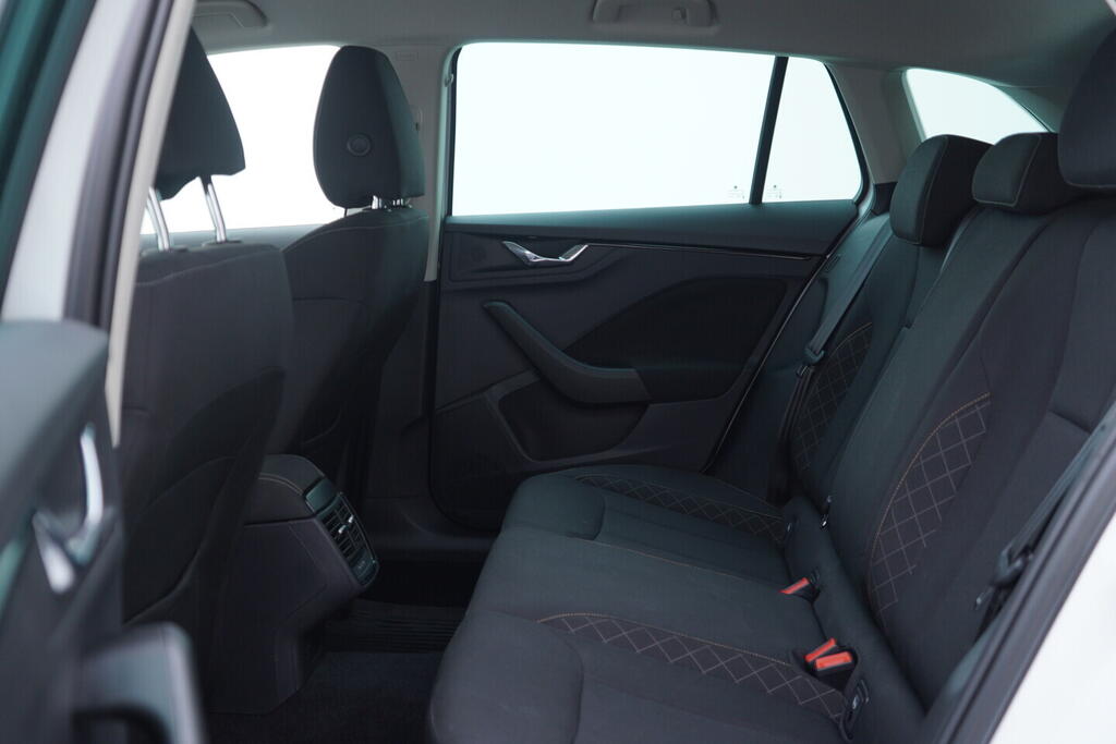 OV190V10443_33.webp_SCALA Ambition 1.0 TSI 81 kW manuál, DPH