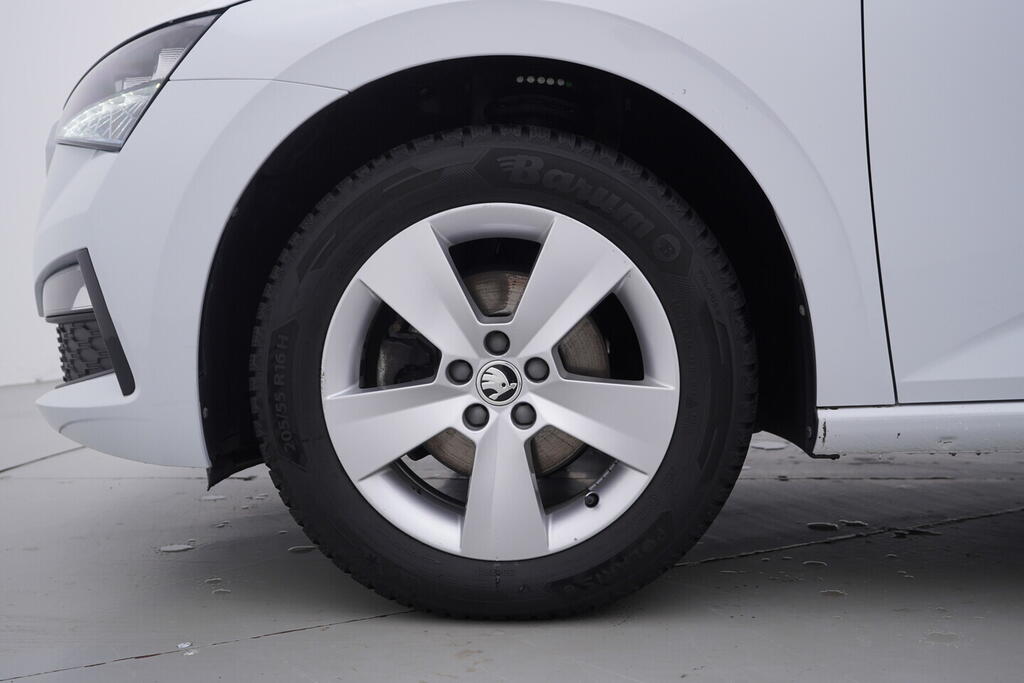 OV190V10443_35.webp_SCALA Ambition 1.0 TSI 81 kW manuál, DPH