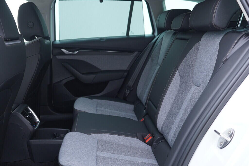 OV190V10444_39.webp_OCTAVIA Selection 2.0 TDI 110 kW automat, DPH