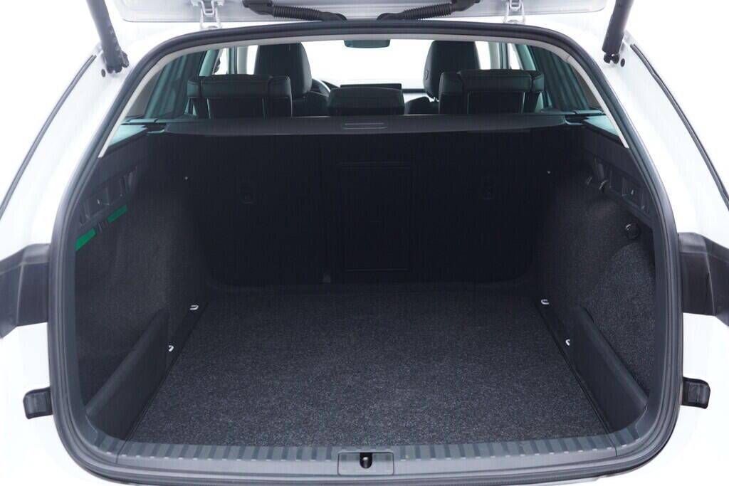 OV190V10444_41.webp_OCTAVIA Selection 2.0 TDI 110 kW automat, DPH