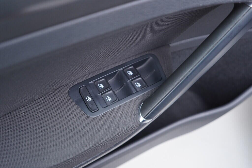 OV190V10450_20.webp_GOLF Maraton Edition 1.5 TSI 96 kW manuál, DPH