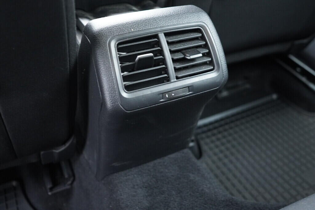 OV190V10450_37.webp_GOLF Maraton Edition 1.5 TSI 96 kW manuál, DPH