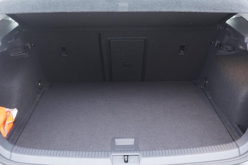 OV190V10450_38.webp_GOLF Maraton Edition 1.5 TSI 96 kW manuál, DPH