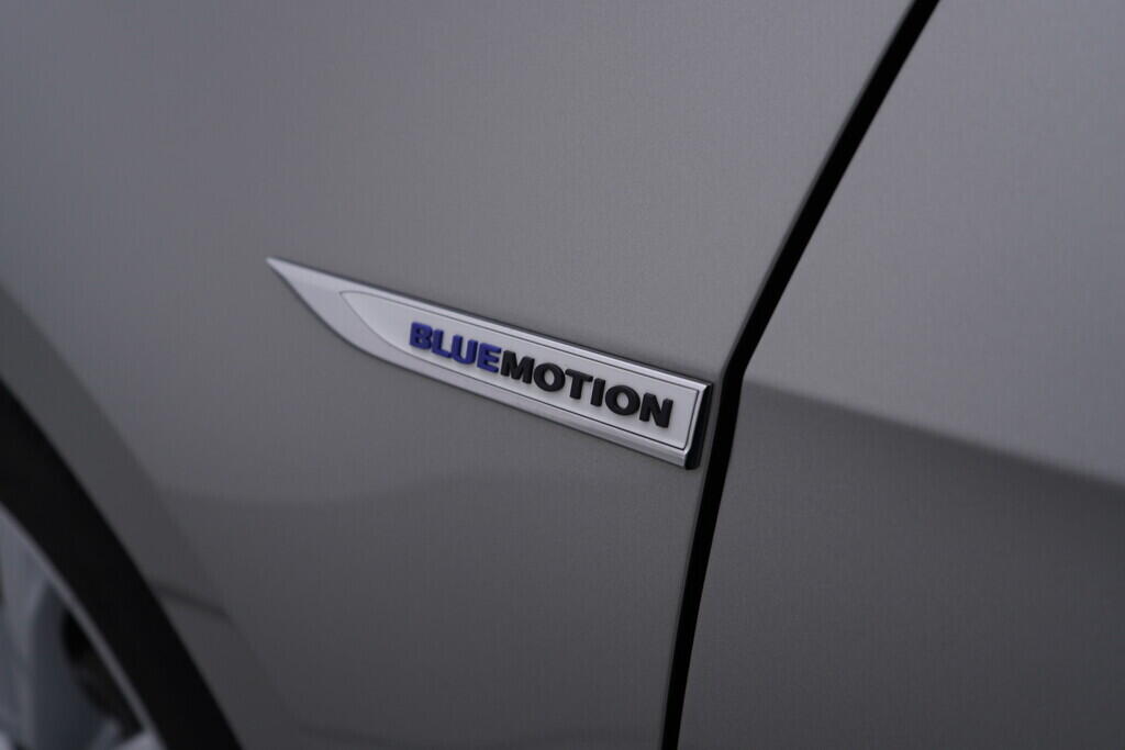 OV190V10450_41.webp_GOLF Maraton Edition 1.5 TSI 96 kW manuál, DPH