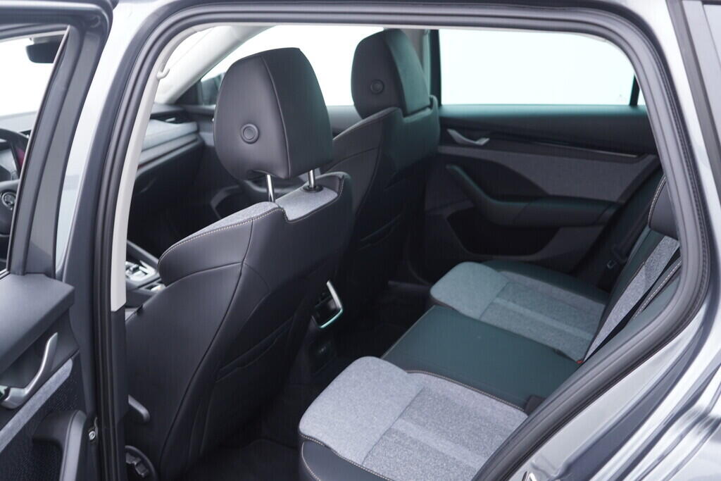 OV190V10452_37.webp_OCTAVIA Top Selection 2.0 TDI 110 kW automat, DPH