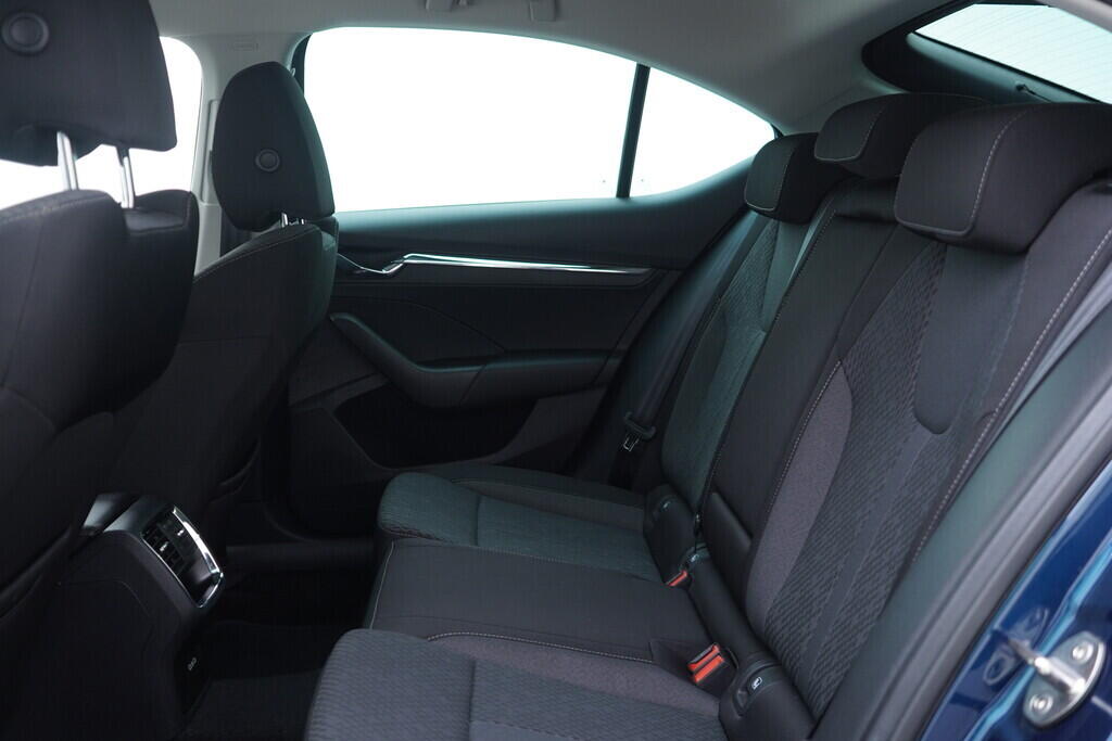 OV190V10454_37.webp_OCTAVIA Style Plus 2.0 TDI 110 kW automat