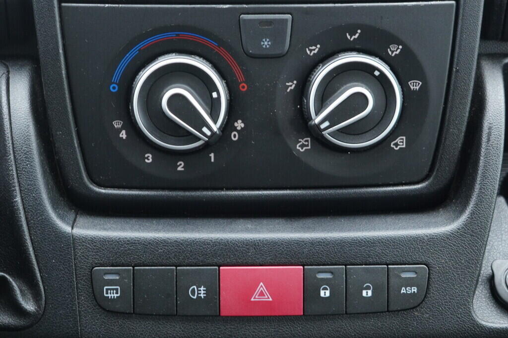 OV190V10455_28.webp_BOXER  2.2 TDI 81 kW manuál