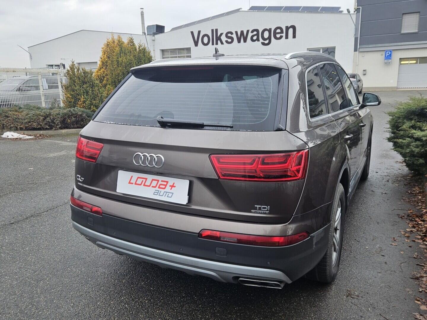 OV190V10458_11.webp_Q7 S-line 3.0 TDI 200 kW automat