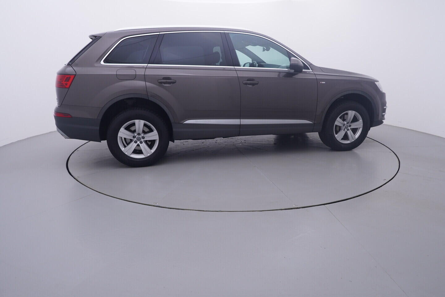 OV190V10458_15.webp_Q7 S-line 3.0 TDI 200 kW automat