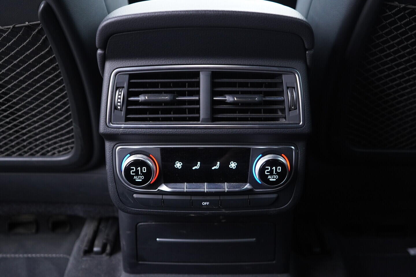 OV190V10458_40.webp_Q7 S-line 3.0 TDI 200 kW automat