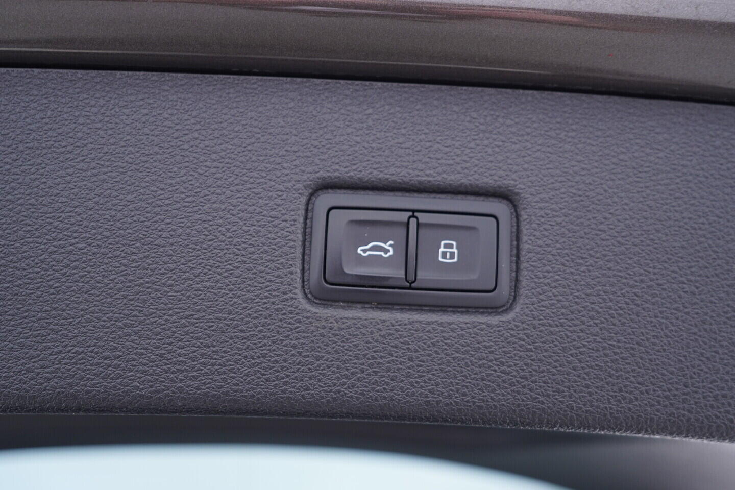 OV190V10458_42.webp_Q7 S-line 3.0 TDI 200 kW automat