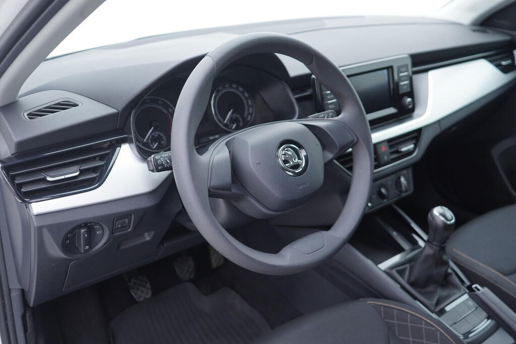 OV190V10459_21.webp_SCALA Ambition 1.0 TSI 70 kW manuál, DPH