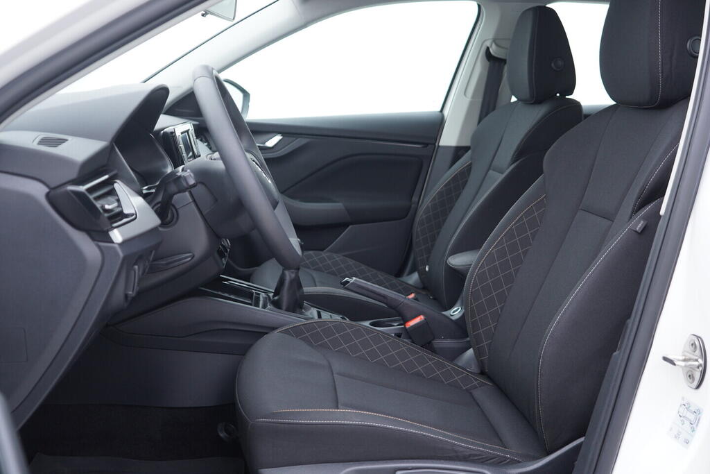 OV190V10459_22.webp_SCALA Ambition 1.0 TSI 70 kW manuál, DPH