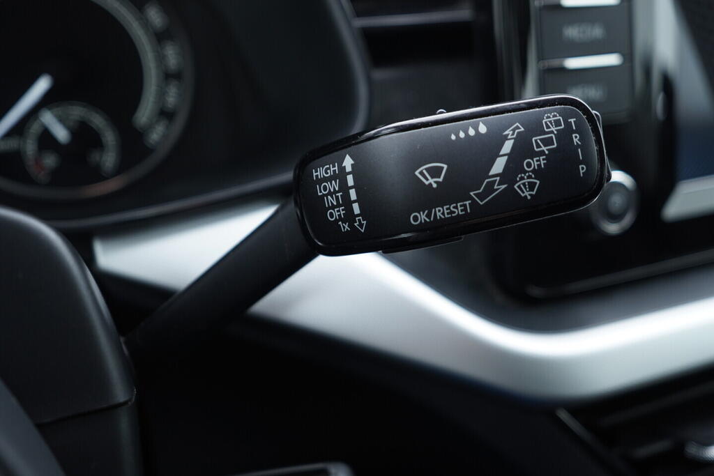 OV190V10459_24.webp_SCALA Ambition 1.0 TSI 70 kW manuál, DPH