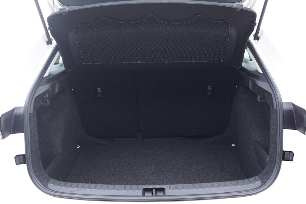 OV190V10459_35.webp_SCALA Ambition 1.0 TSI 70 kW manuál, DPH