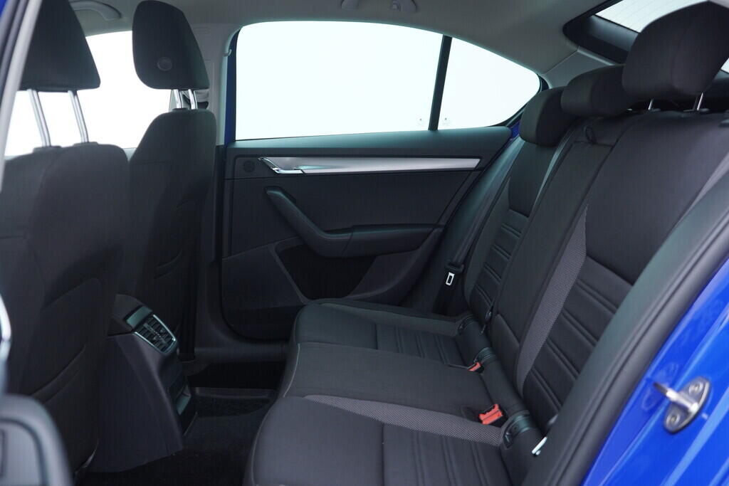 OV190V10461_35.webp_OCTAVIA Ambition Plus 2.0 TDI 110 kW automat, DPH