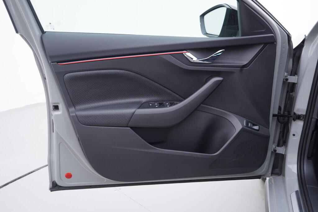 OV190V10463_19.webp_SCALA Monte Carlo 1.0 TSI 81 kW automat, DPH