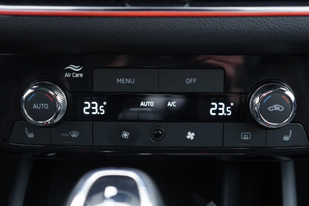 OV190V10463_33.webp_SCALA Monte Carlo 1.0 TSI 81 kW automat, DPH