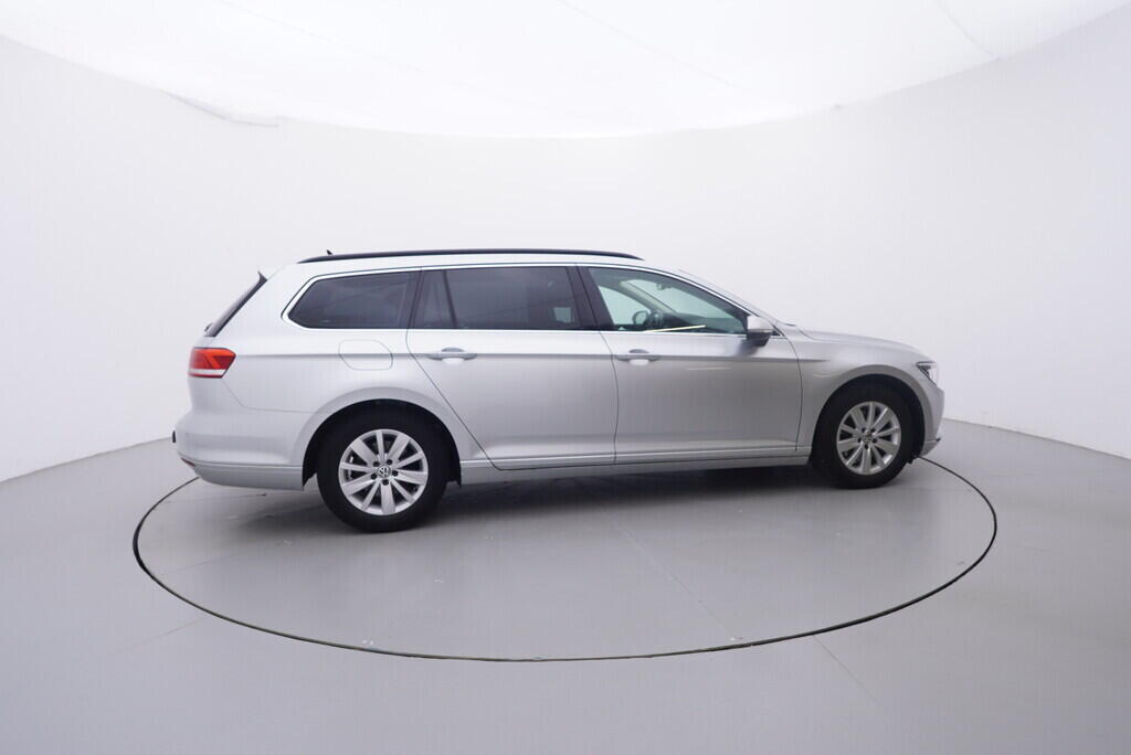 OV190V10465_15.webp_PASSAT  2.0 TDI 110 kW automat
