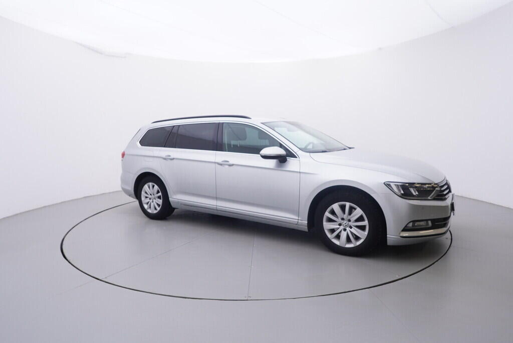 OV190V10465_16.webp_PASSAT  2.0 TDI 110 kW automat