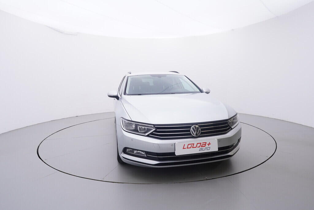 OV190V10465_17.webp_PASSAT  2.0 TDI 110 kW automat