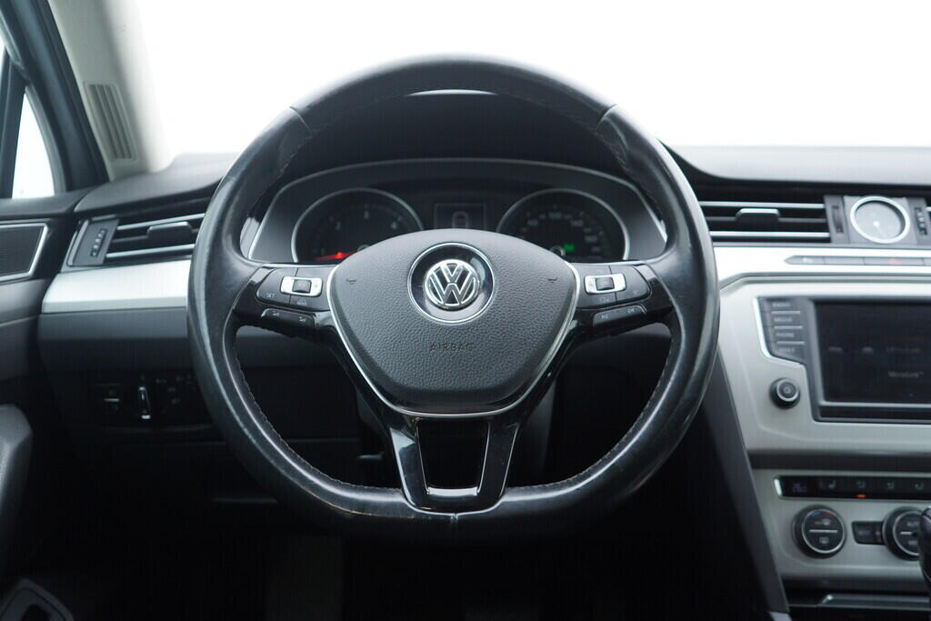 OV190V10465_27.webp_PASSAT  2.0 TDI 110 kW automat