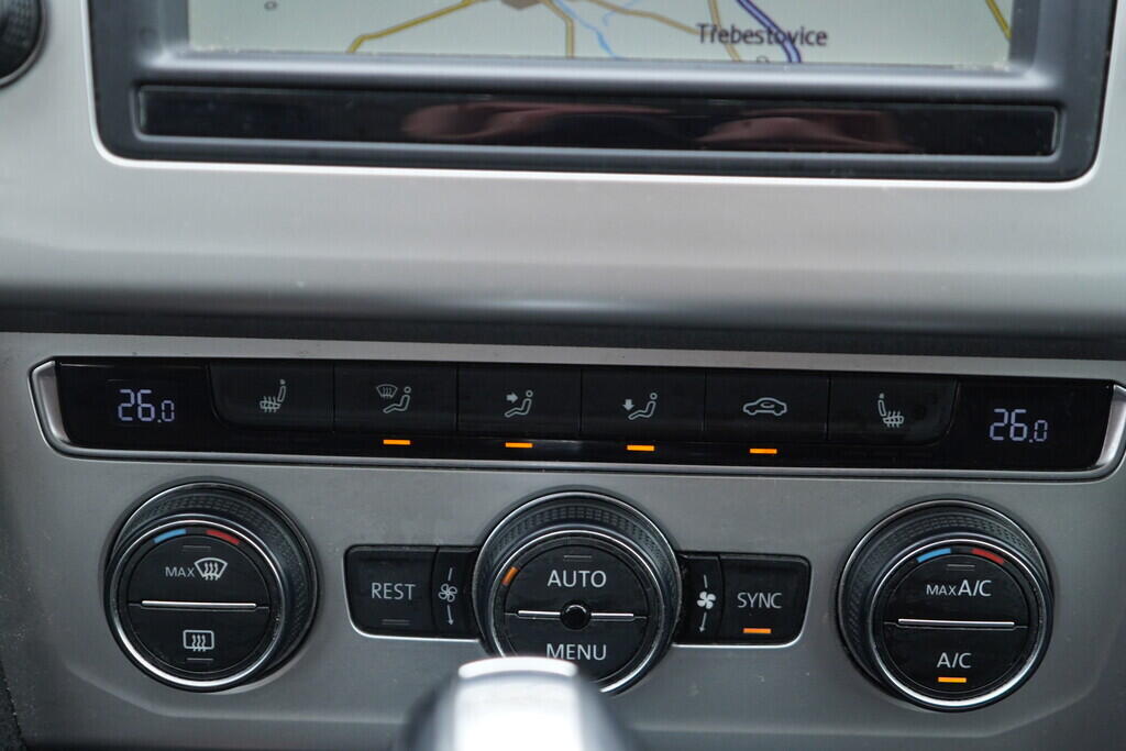 OV190V10465_32.webp_PASSAT  2.0 TDI 110 kW automat