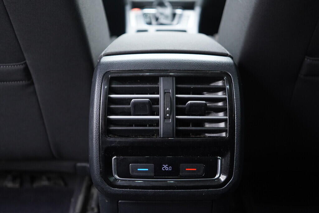 OV190V10465_35.webp_PASSAT  2.0 TDI 110 kW automat