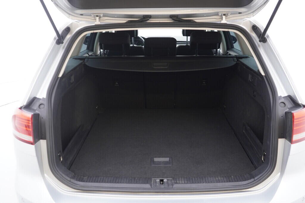 OV190V10465_37.webp_PASSAT  2.0 TDI 110 kW automat