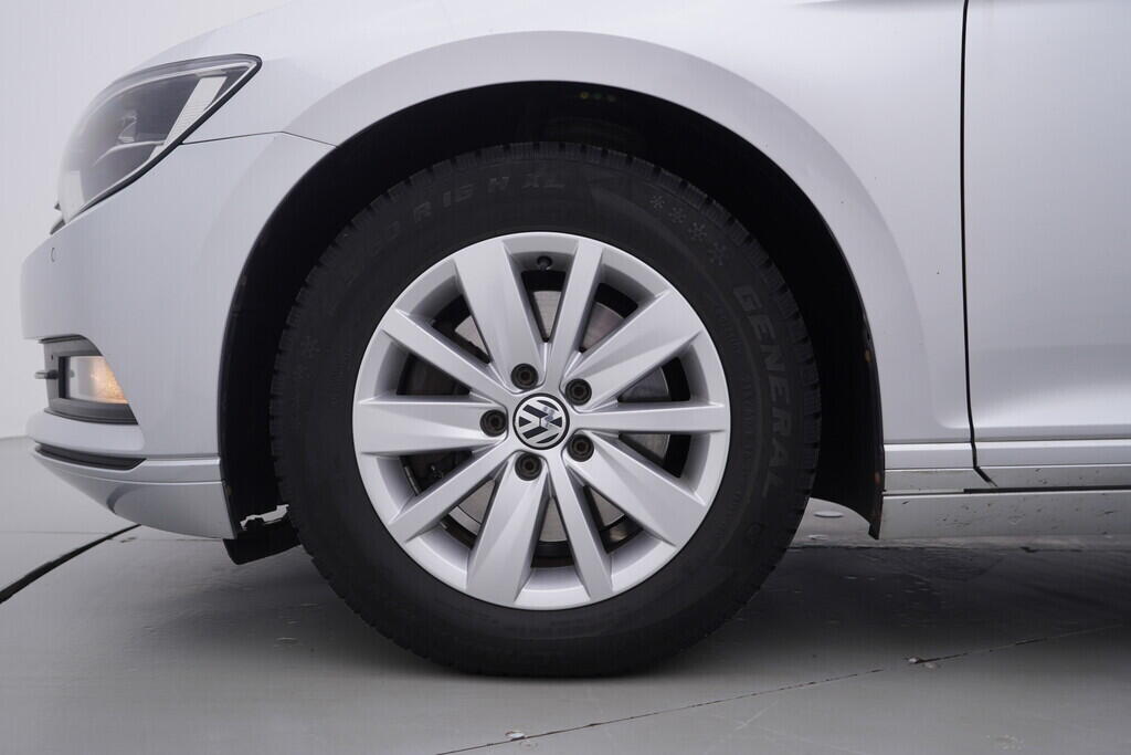 OV190V10465_40.webp_PASSAT  2.0 TDI 110 kW automat