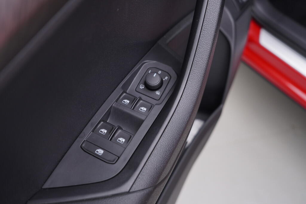 OV190V10472_20.webp_KAROQ Selection 1.5 TSI 110 kW automat, DPH