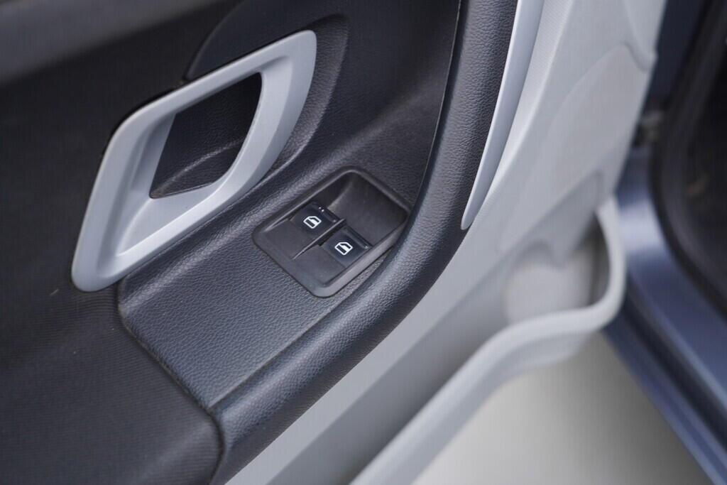 OV190V10475_20.webp_FABIA Ambition 1.2 HTP 44 kW manuál