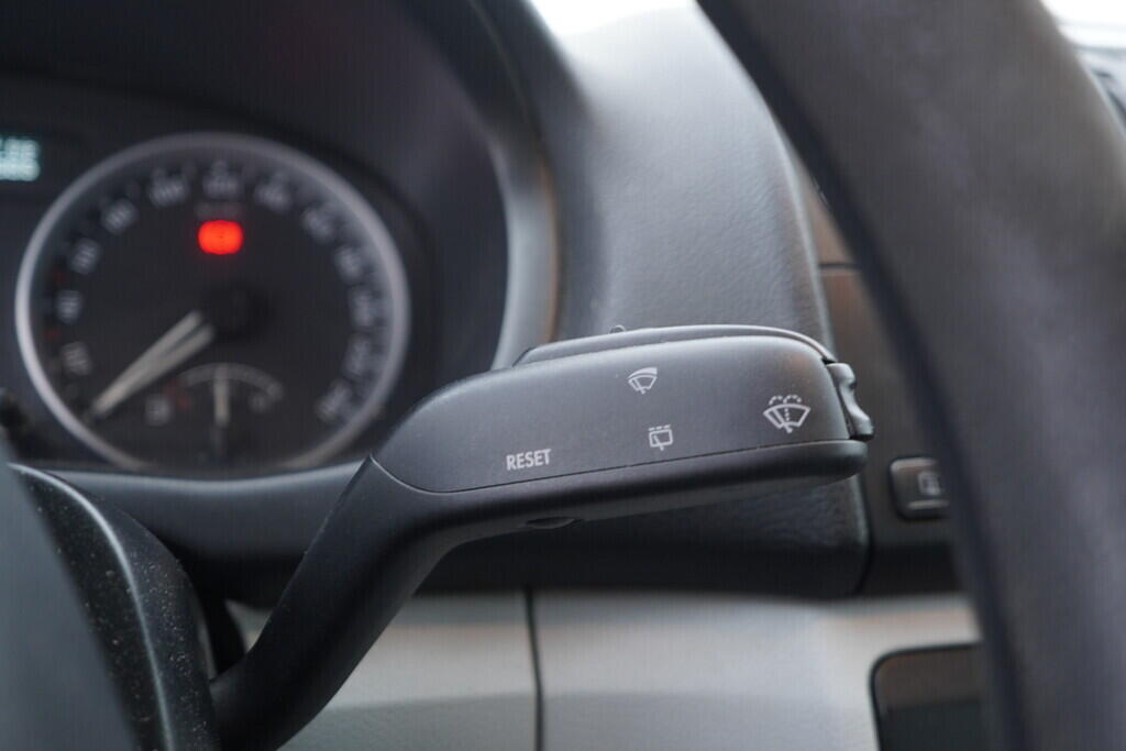 OV190V10475_24.webp_FABIA Ambition 1.2 HTP 44 kW manuál