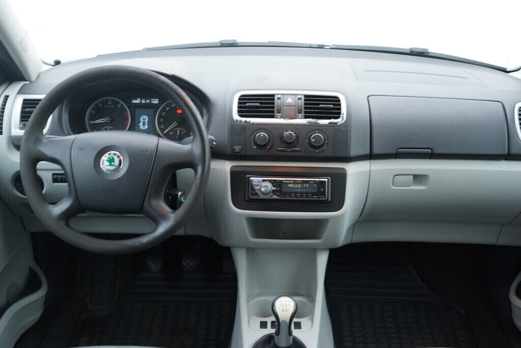 OV190V10475_25.webp_FABIA Ambition 1.2 HTP 44 kW manuál