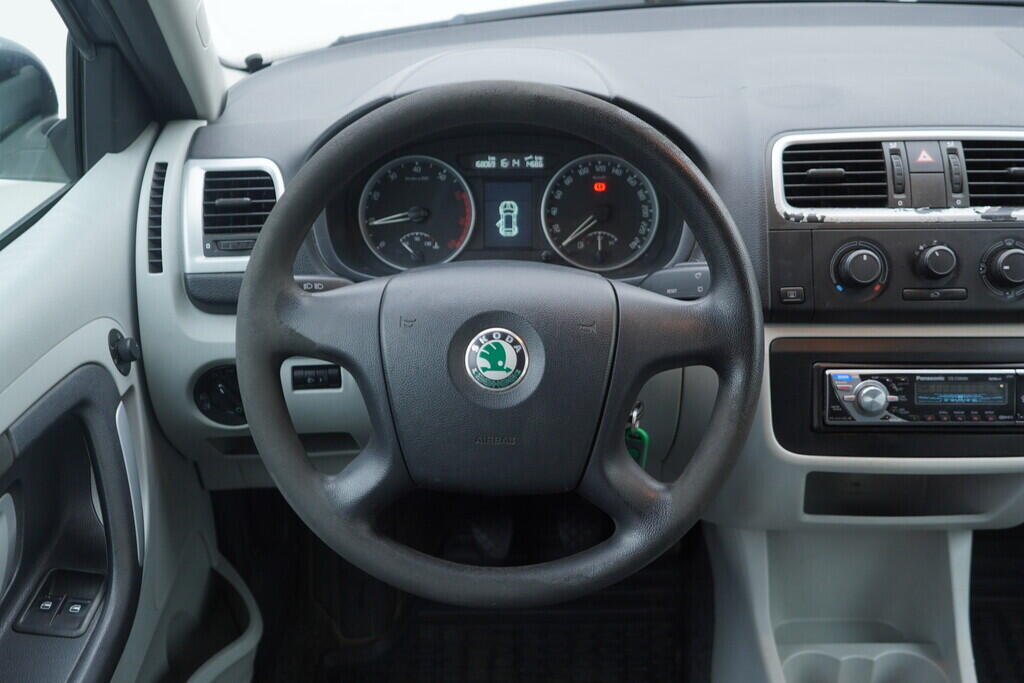 OV190V10475_26.webp_FABIA Ambition 1.2 HTP 44 kW manuál