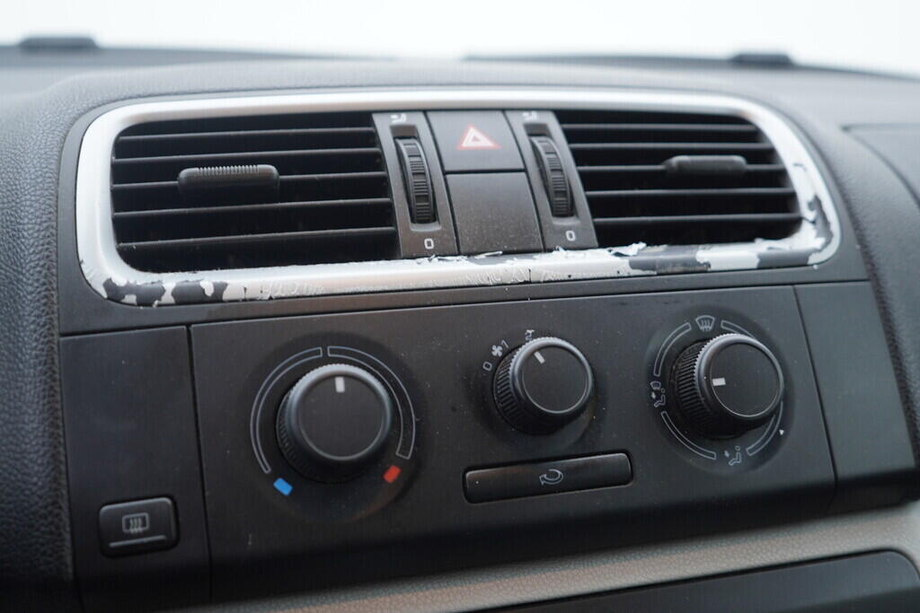 OV190V10475_27.webp_FABIA Ambition 1.2 HTP 44 kW manuál