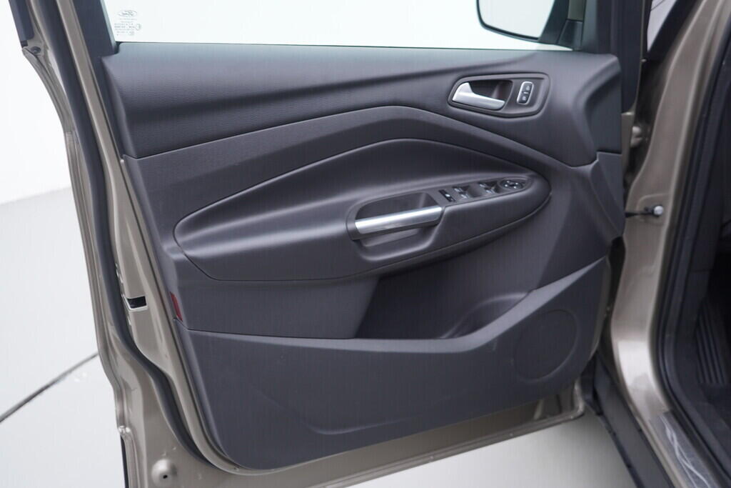 OV190V10476_19.webp_KUGA  1.5 EcoBoost 110 kW manuál