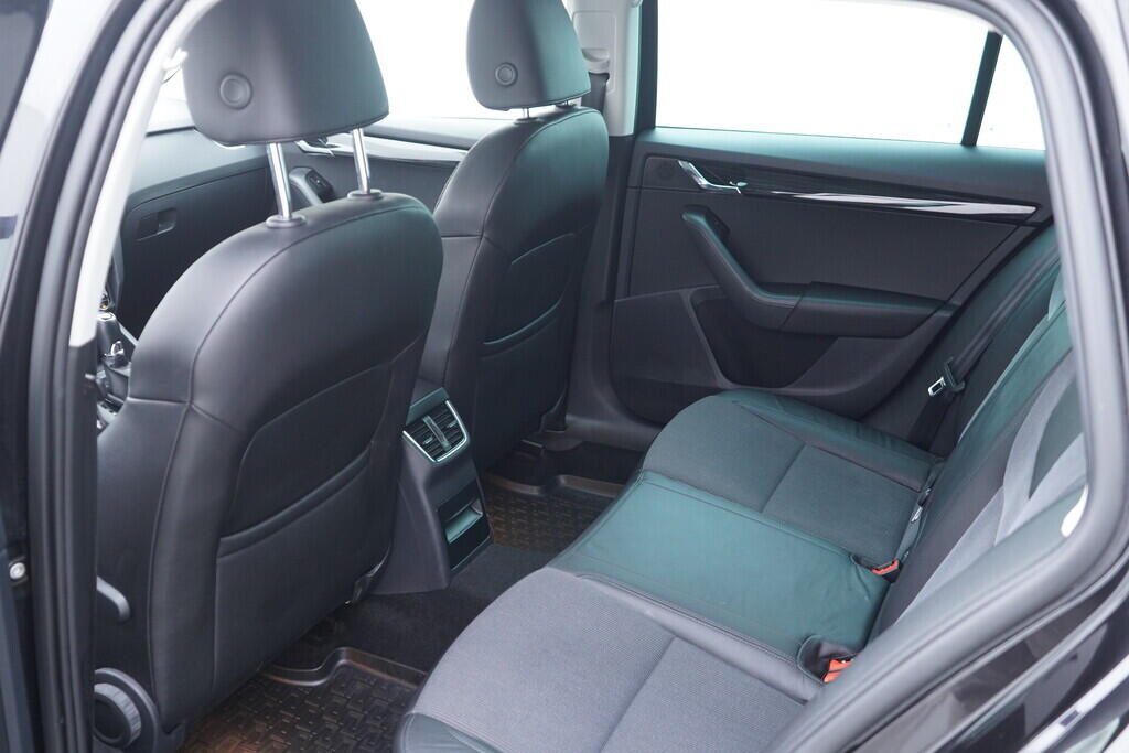 OV190V10478_38.webp_OCTAVIA  2.0 TDI 110 kW automat