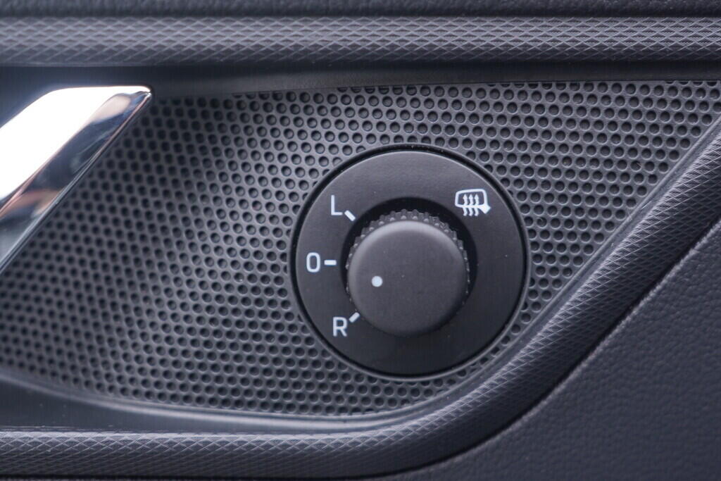 OV190V10483_20.webp_RAPID Elegance 1.6 TDI 85 kW manuál