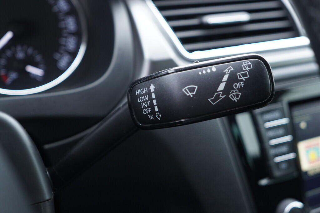 OV190V10483_24.webp_RAPID Elegance 1.6 TDI 85 kW manuál