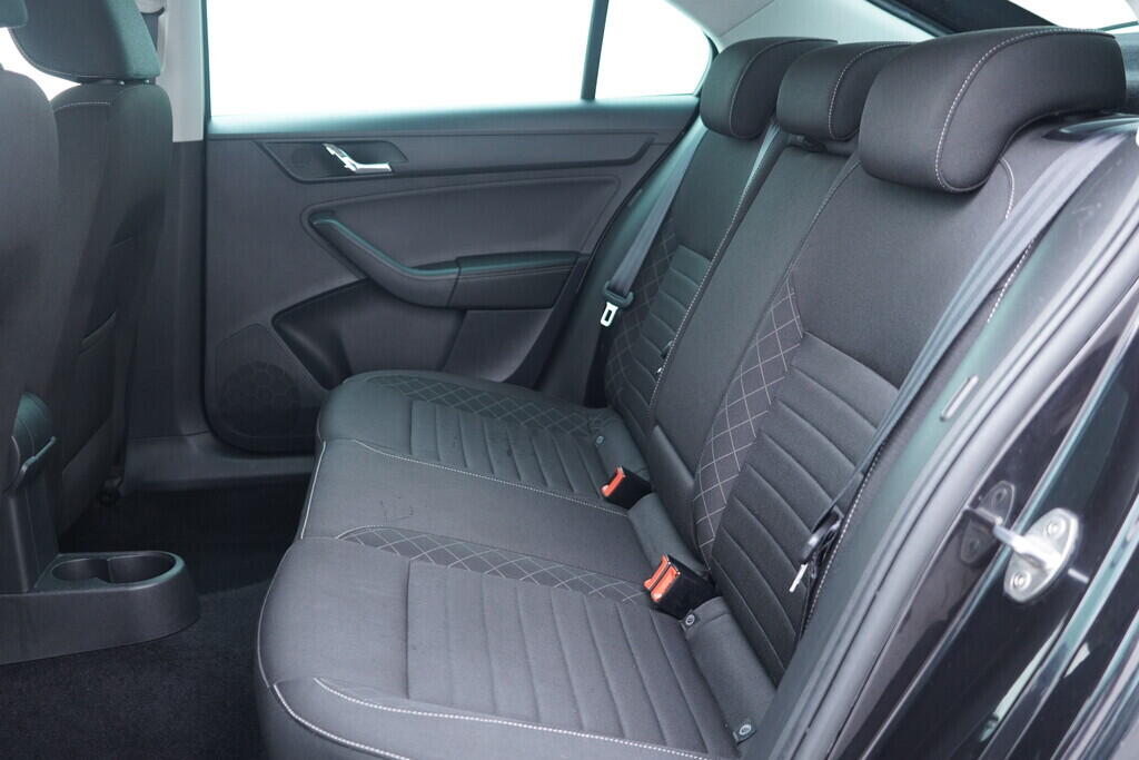 OV190V10483_32.webp_RAPID Elegance 1.6 TDI 85 kW manuál