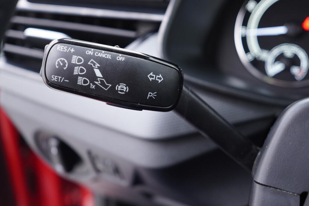 OV190V10484_23.webp_KAMIQ Ambition 1.0 TSI 70 kW manuál, DPH