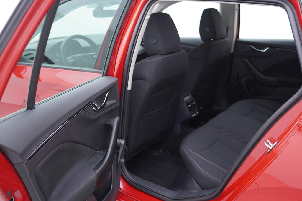 OV190V10484_32.webp_KAMIQ Ambition 1.0 TSI 70 kW manuál, DPH