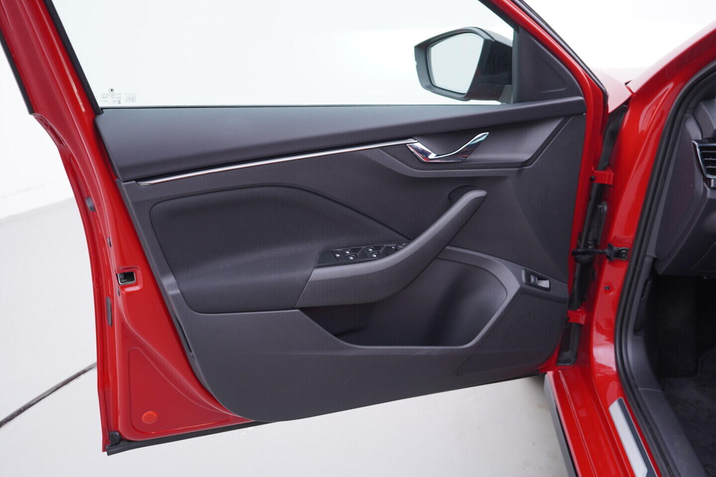 OV190V10485_19.webp_SCALA Monte Carlo 1.5 TSI 110 kW automat, DPH