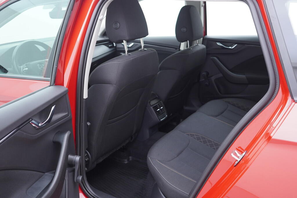 OV190V10487_23.webp_KAMIQ Ambition 1.0 TSI 70 kW manuál, DPH